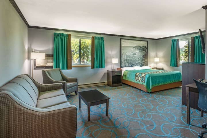 Room 14 of 27