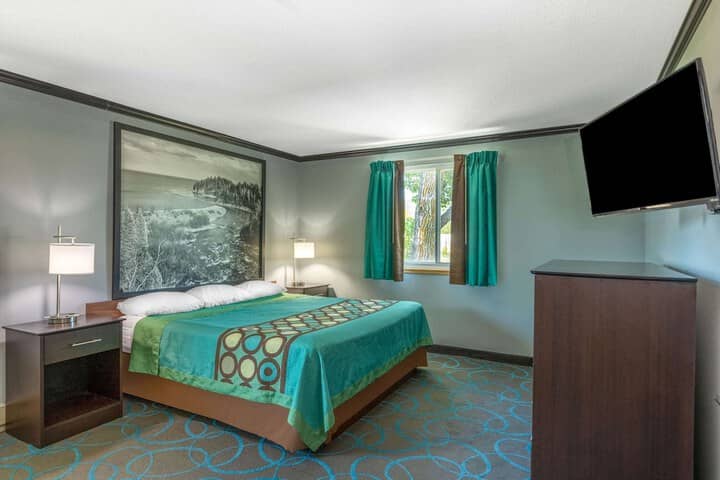 Room 15 of 27