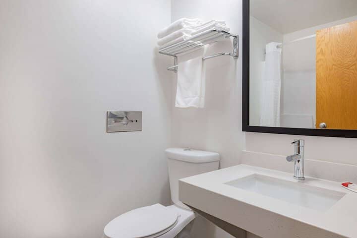 Room 17 of 27