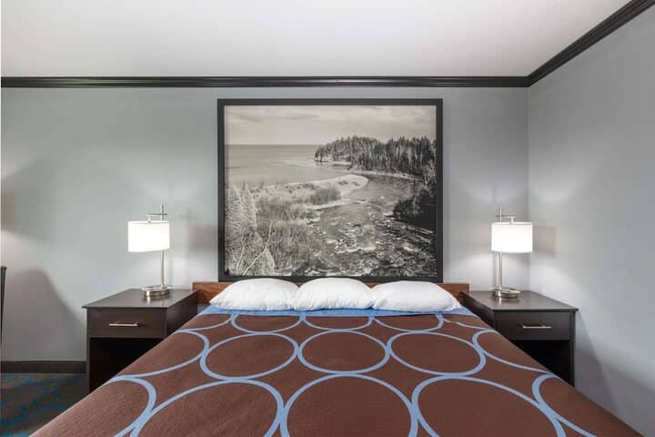 Room 9 of 27