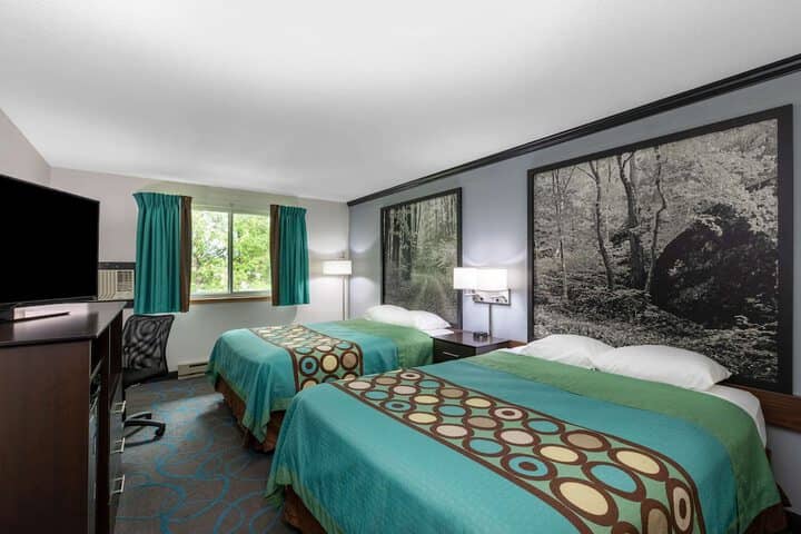 Room 6 of 27