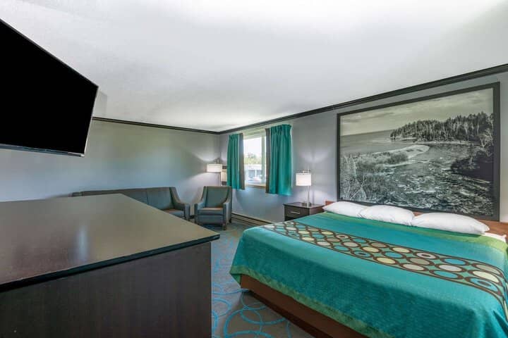 Room 16 of 27