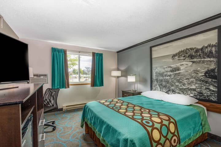 Room 10 of 27